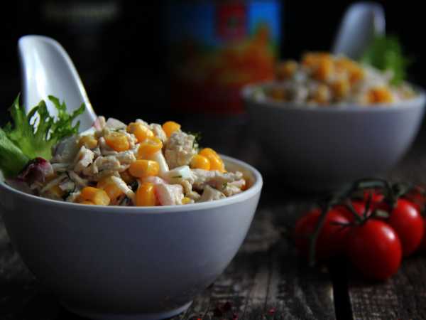 Салат с кукурузой и помидорами